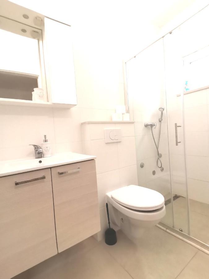 Apt White Idyll, 3 Bedrooms, 3 Bathrooms, Terrace Apt Promajna Ngoại thất bức ảnh